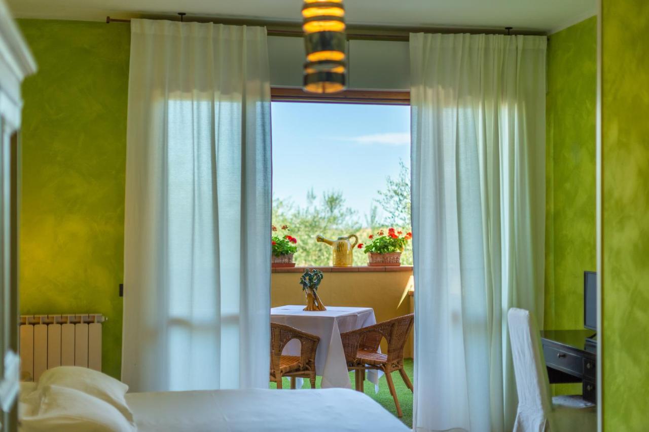 Locanda Belvedere Saludecio Екстер'єр фото