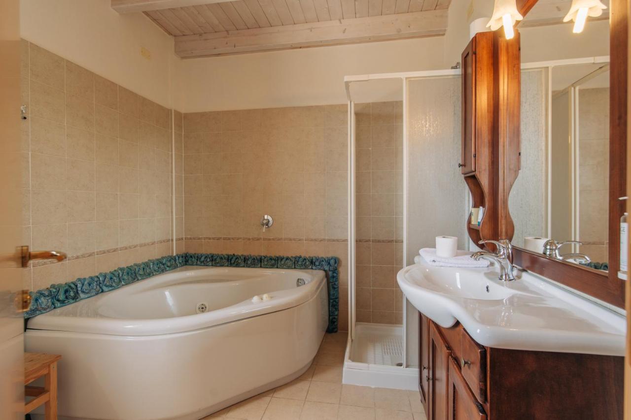 Locanda Belvedere Saludecio Екстер'єр фото