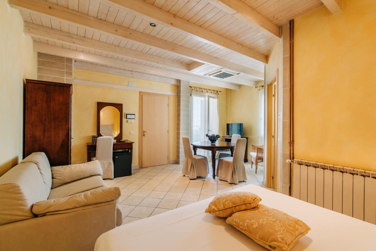 Locanda Belvedere Saludecio Екстер'єр фото