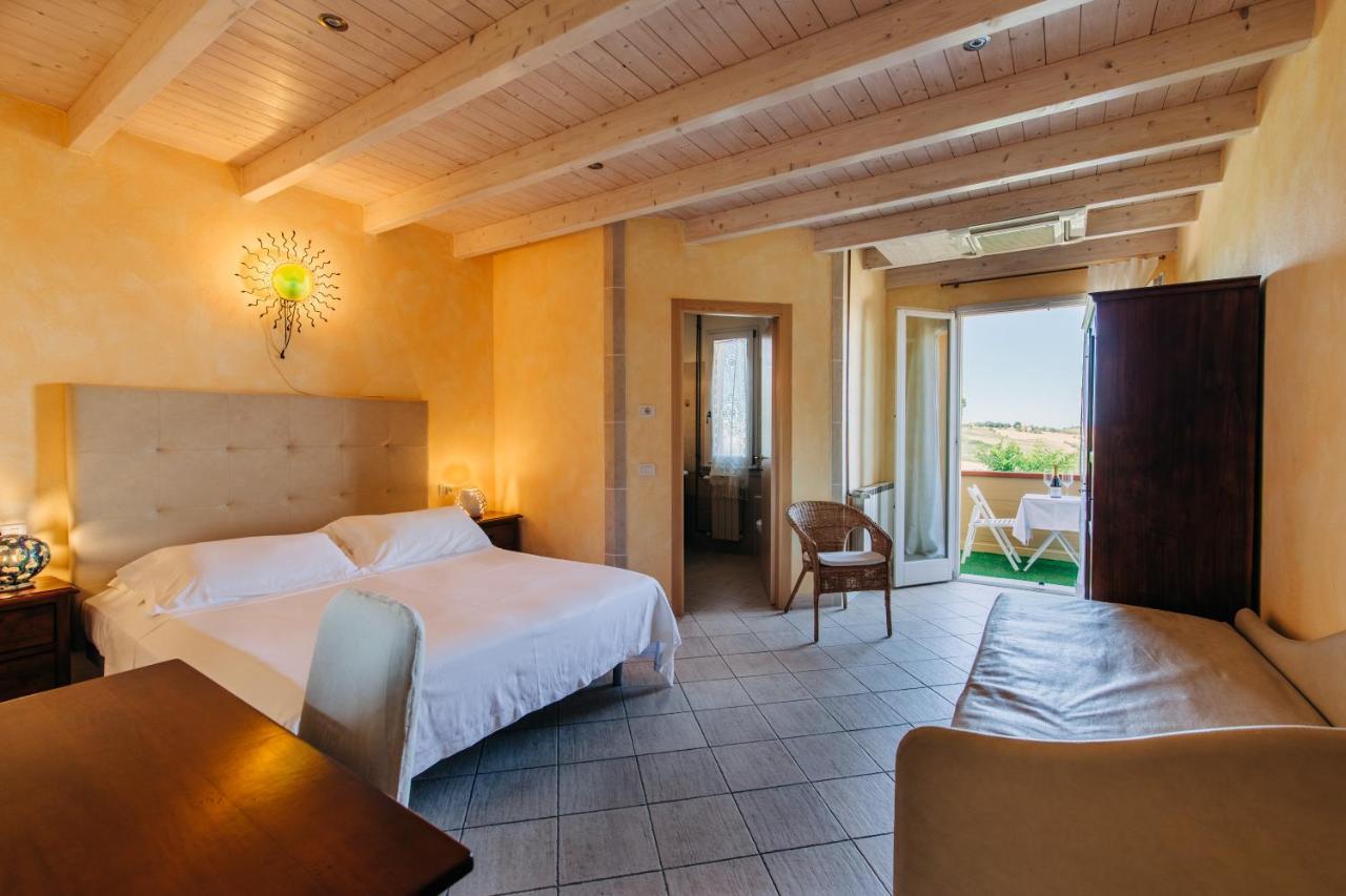 Locanda Belvedere Saludecio Екстер'єр фото