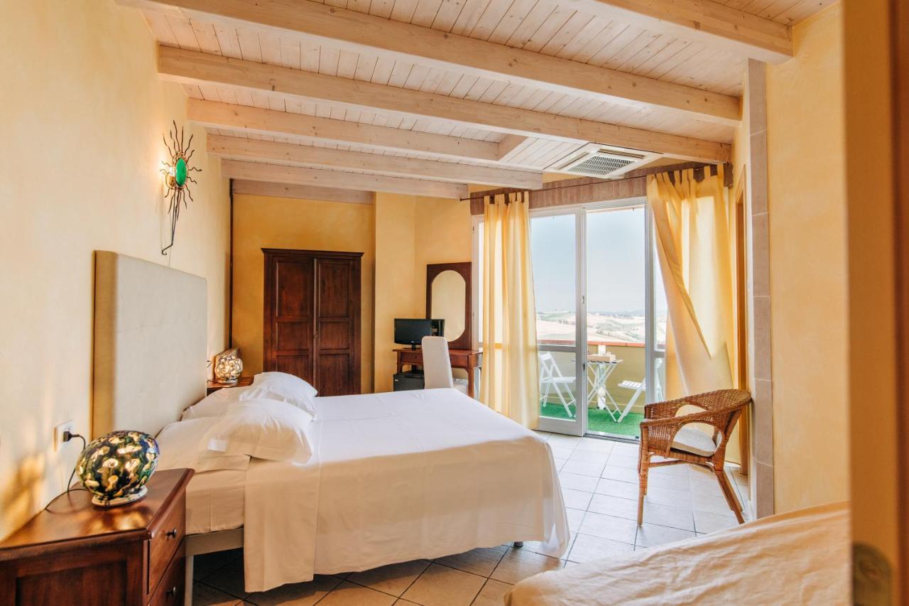 Locanda Belvedere Saludecio Екстер'єр фото