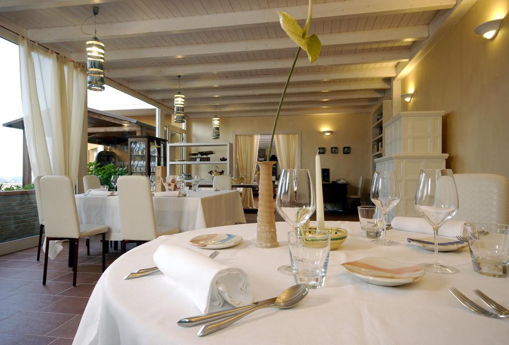 Locanda Belvedere Saludecio Екстер'єр фото