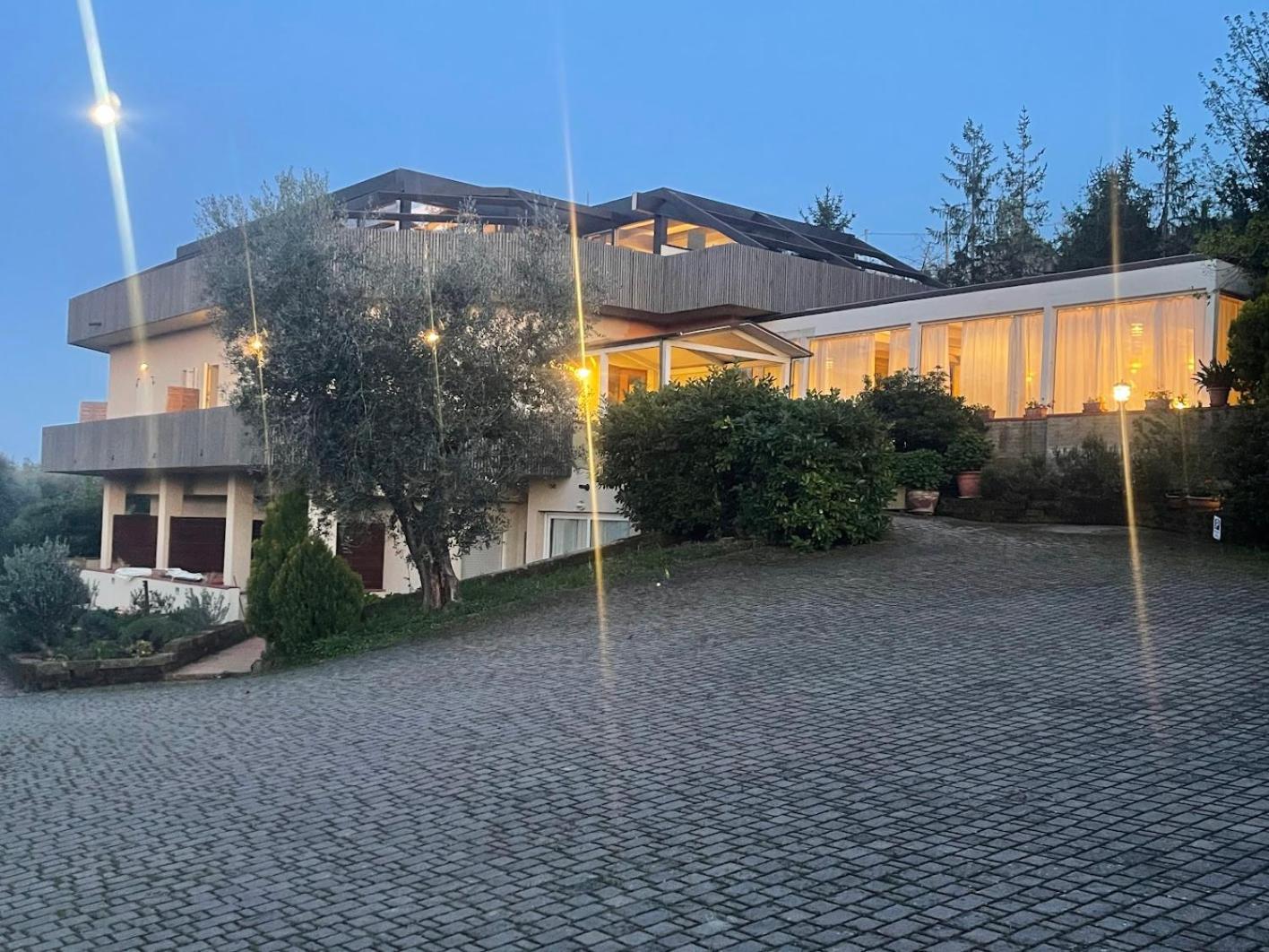 Locanda Belvedere Saludecio Екстер'єр фото