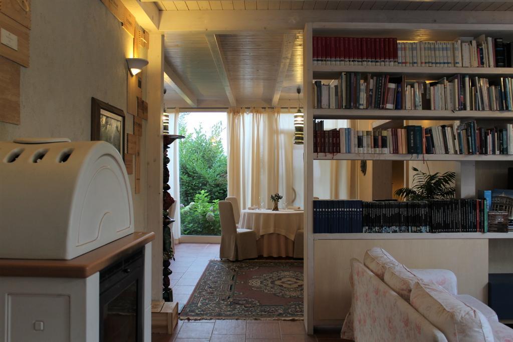 Locanda Belvedere Saludecio Екстер'єр фото
